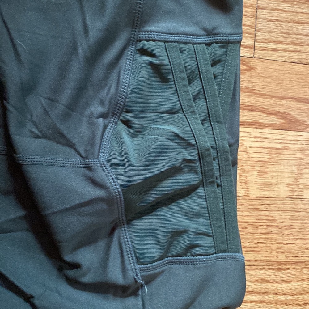 fabletics leggings - Picture 3 of 4